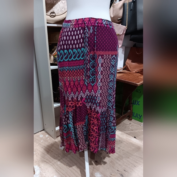 Aeropostale. XS multi colored pattern maxi skirt - Picture 1 of 4